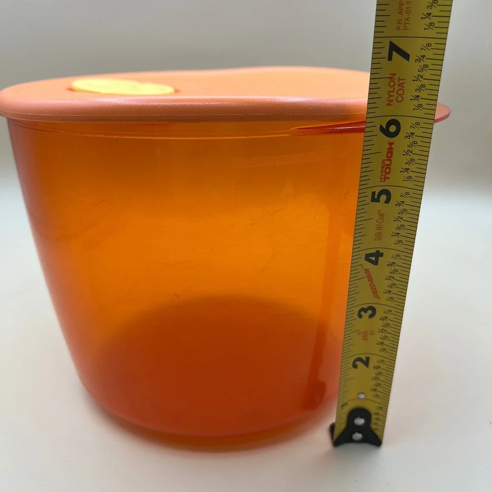 Tupperware Rock N Serve 3.5 Qt Orange Round Microwave Reheatable Bowl with Lid